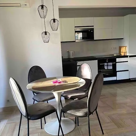 2 Bedroom Close To The * Κάννες