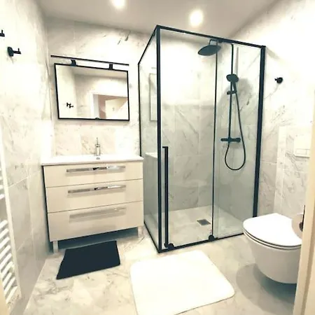 2 Bedroom Close To The Apartman Cannes