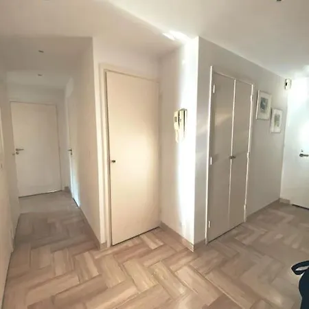 2 Bedroom Close To The Apartman