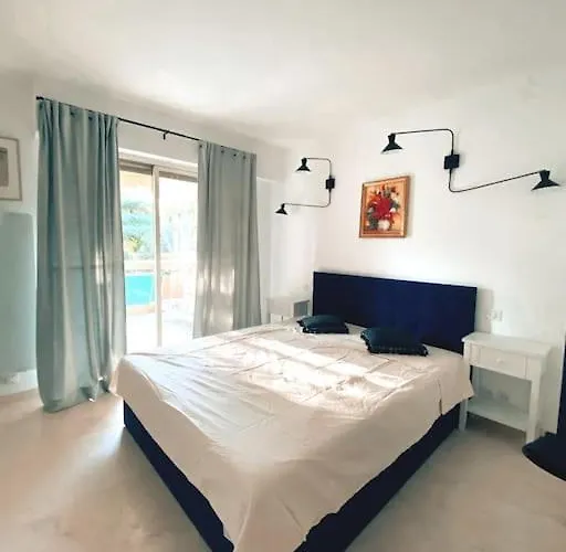 2 Bedroom Close To The Apartman Cannes