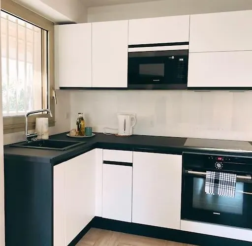 2 Bedroom Close To The