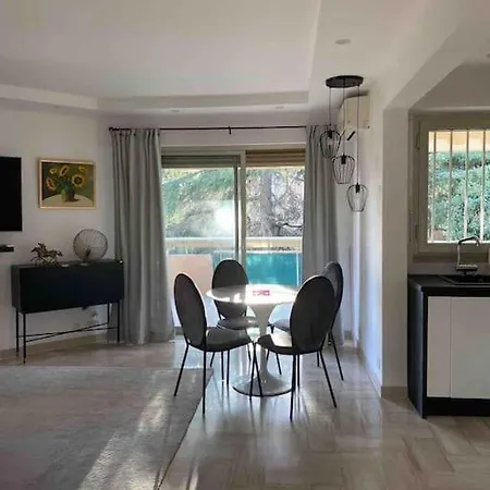 2 Bedroom Close To The Lägenhet Cannes